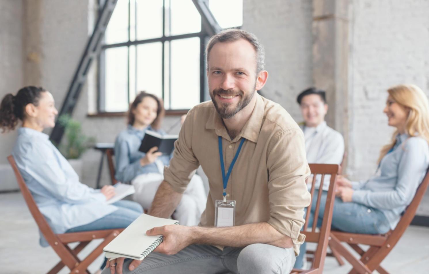 Uczestnicy szkolenia podczas warsztatów praktycznych z zakresu pracy socjalnej