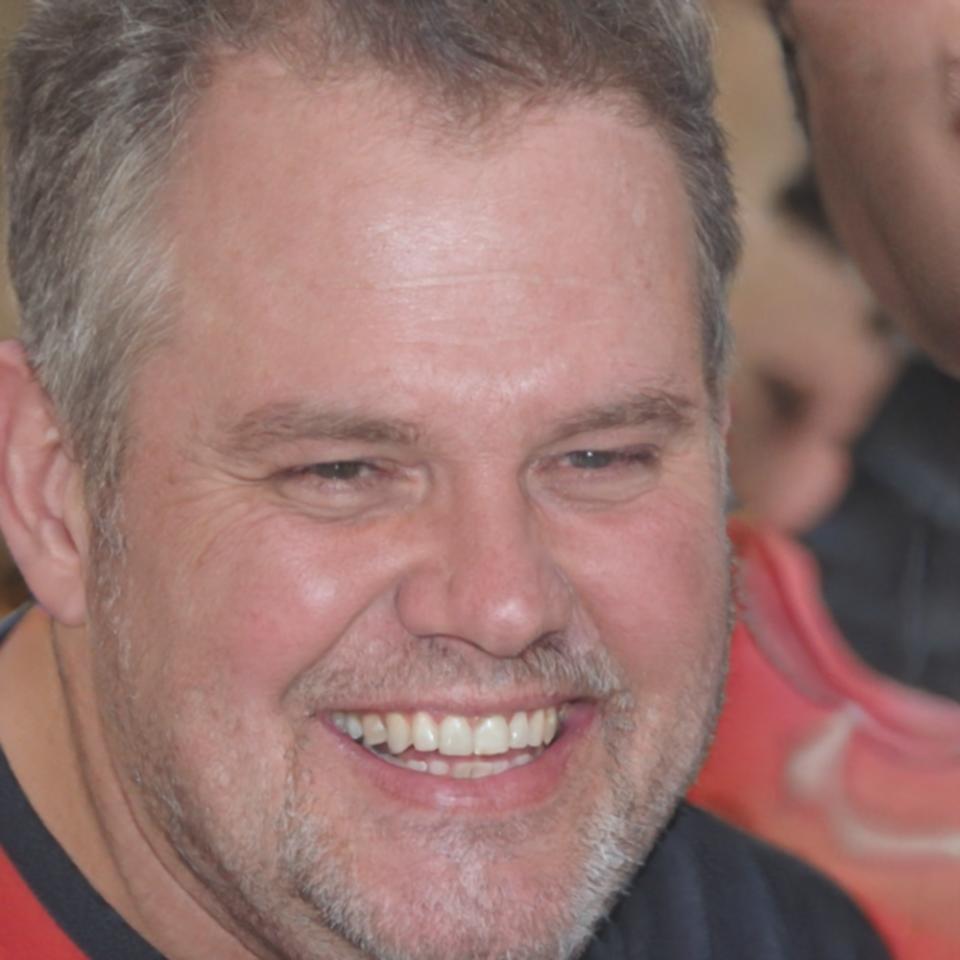 Dr Tomasz Kowalewski